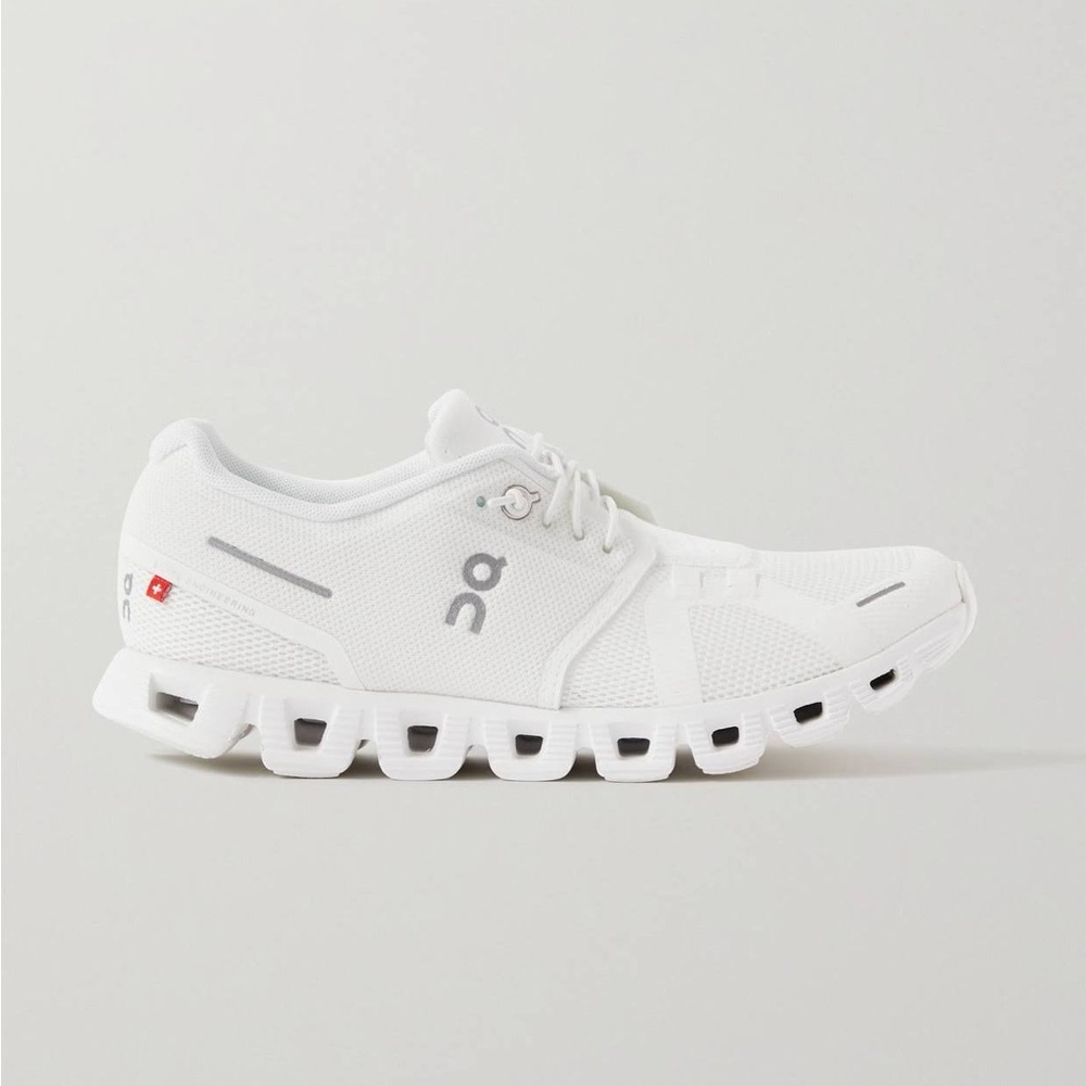 On Cloud 5 Women’s Shoes in White